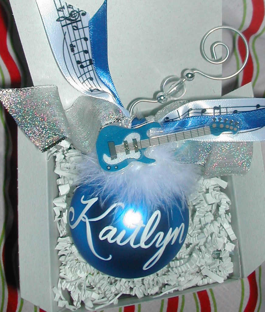 personalized ornament by Debi Sementelli, hand lettering , personalized ornaments, debi sementelli, calligraphy, holiday gifts, holiday ornaments, lettering art studio, christmas ornaments,debi sementelli, lettering art studio,calligraphy fonts, cursive fonts, script fonts, fancy fonts, hand lettered fonts